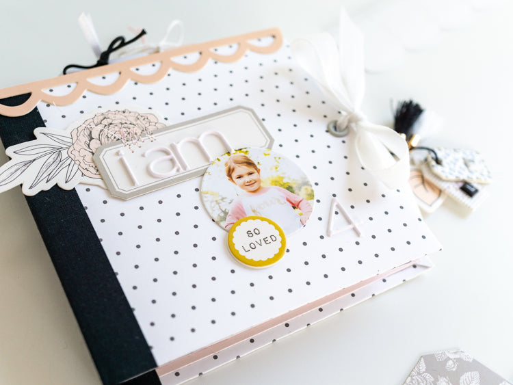 I am 4 Mini Book with the Jill collection | Ulrik Dold